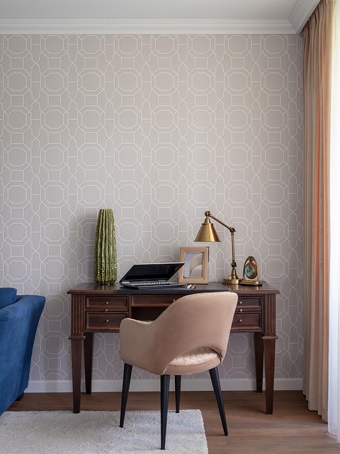 Odnowiona komoda w sypialni w stylu vintage. Renowacja mebli 2026.