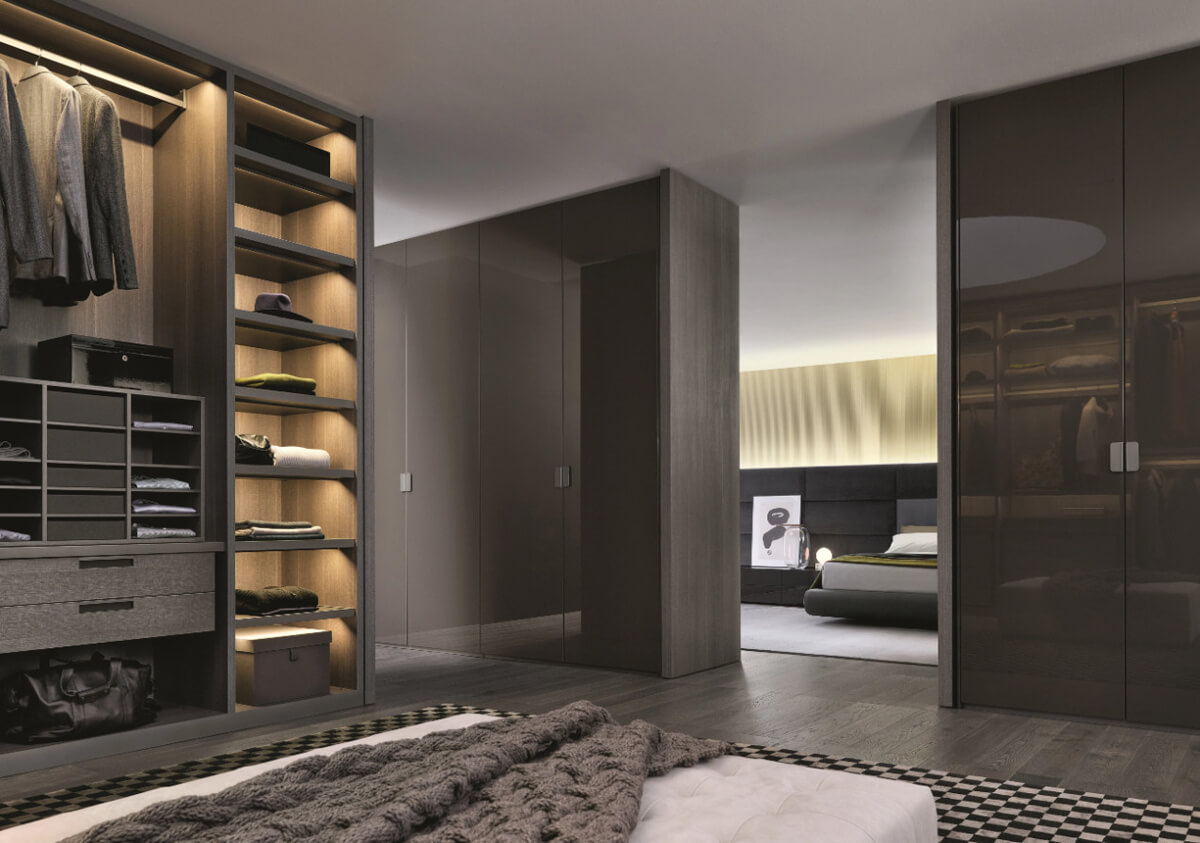 Garderoba z Przesuwnymi Drzwiami Garderoba w sypialni z przesuwnymi drzwiami i inteligentnym systemem oświetlenia 2026.