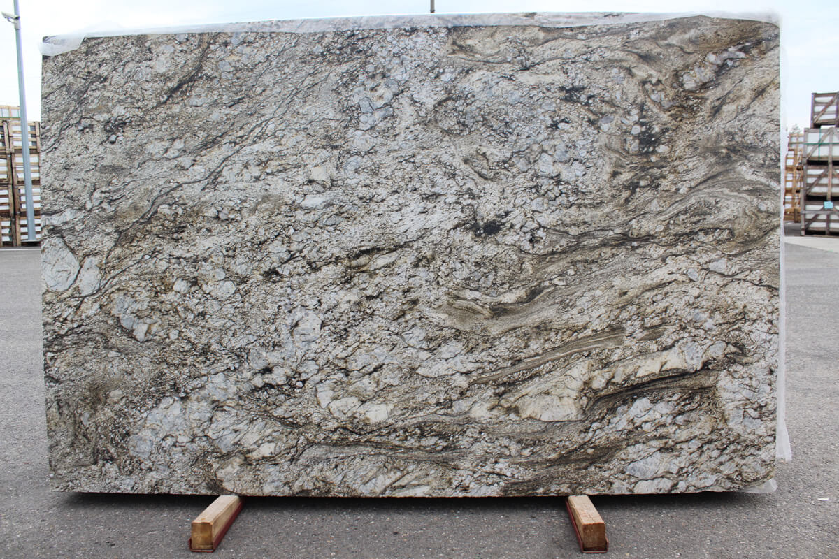 Marmurowe wnętrze Ekskluzywny design wnętrza z marmurową podłogą i ścianami.