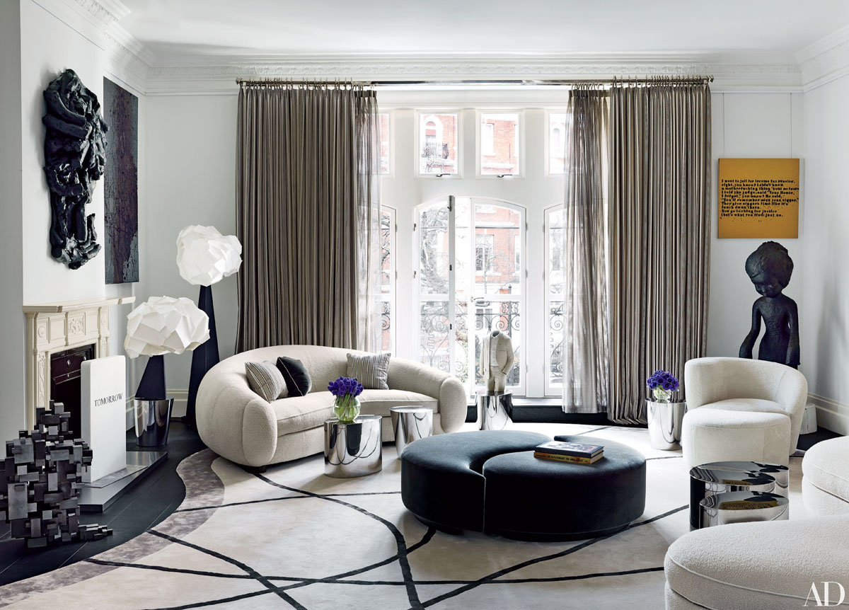 Duża rzeźba w salonie: efektowny akcent w przestronnym wnętrzu 2026.