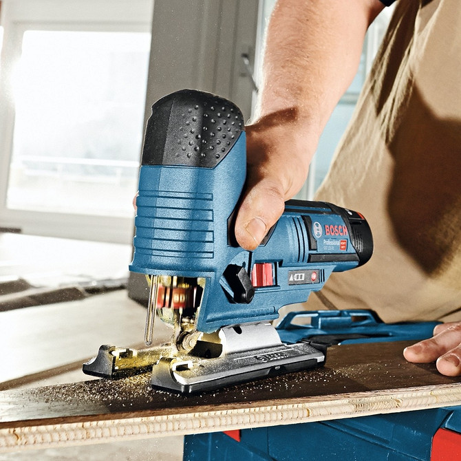 Etapy wykonania szuflady pod łóżko DIY z sklejki, krok po kroku.