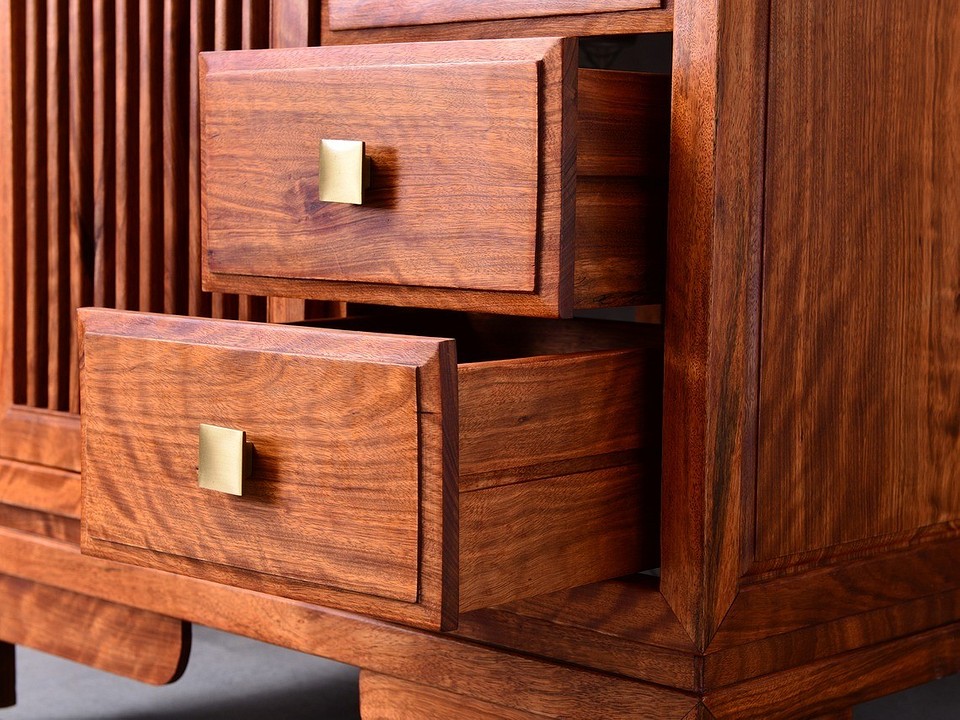 Różne materiały meblowe do przedpokoju: sam projekt i wykonanie w 2026 roku.