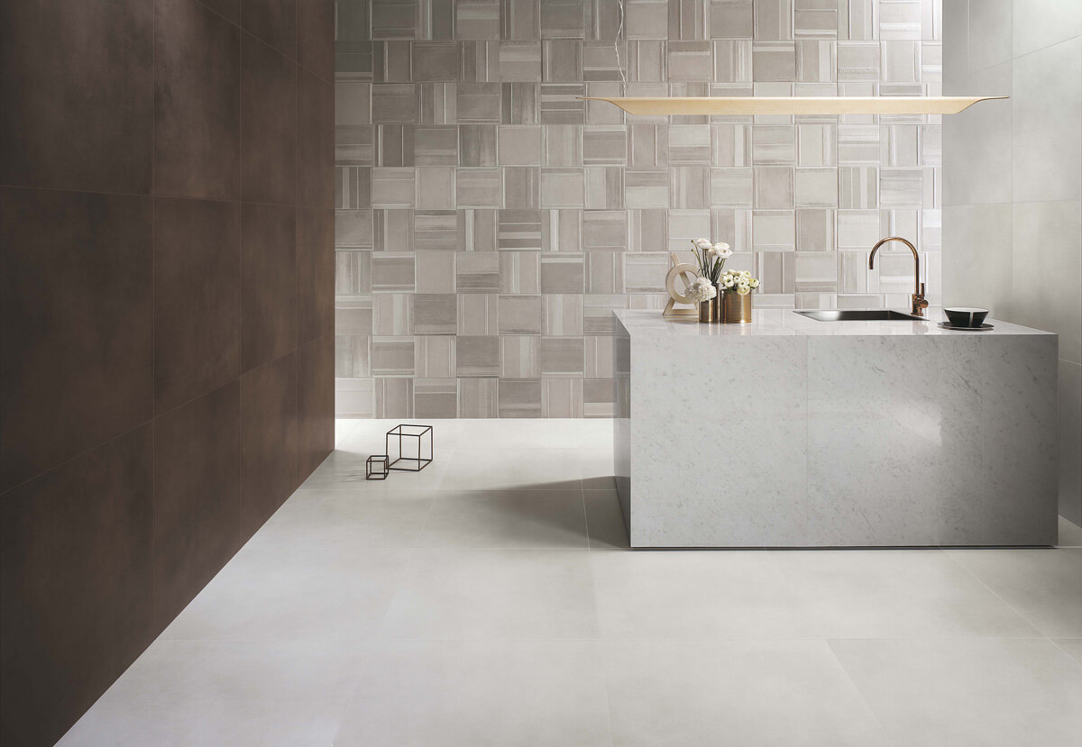 Układanie płytek: wybór Układanie płytek ceramicznych na podłodze, wybór pomiędzy gresem a płytkami.