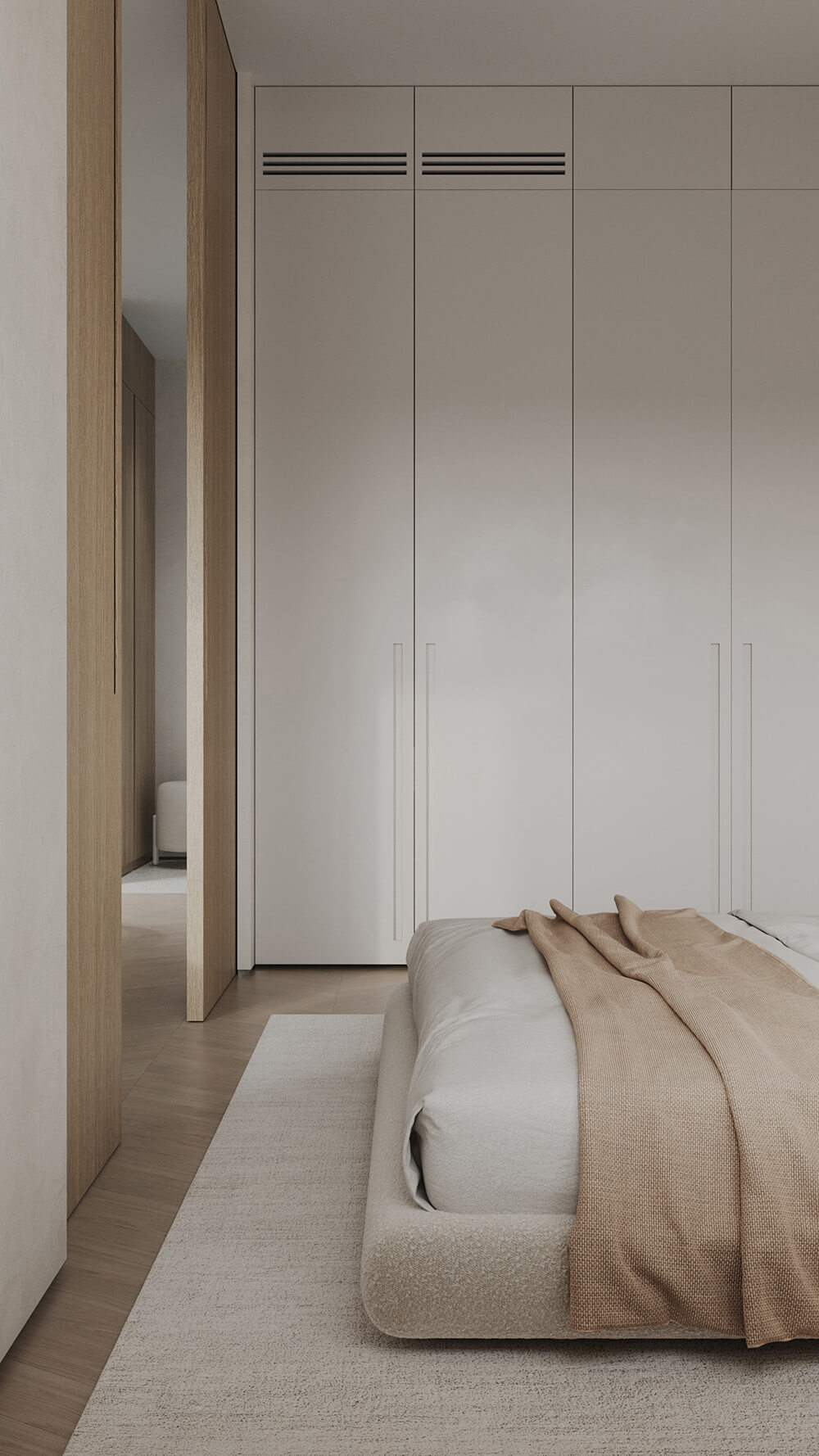 Nowoczesne kremowe biuro z minimalistycznymi meblami i dużym oknem.