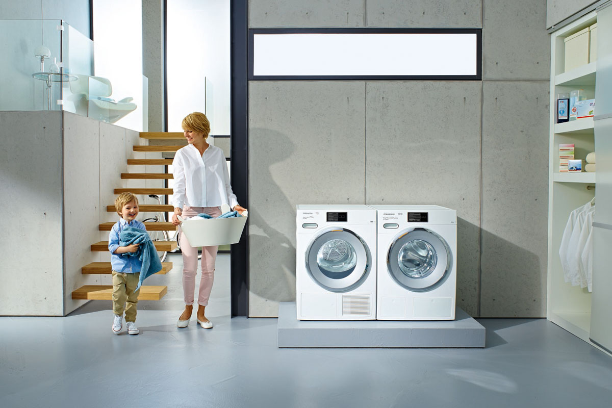 Aranżacja łazienki z ukrytą pralką: idealne rozwiązanie do małej przestrzeni 2026.