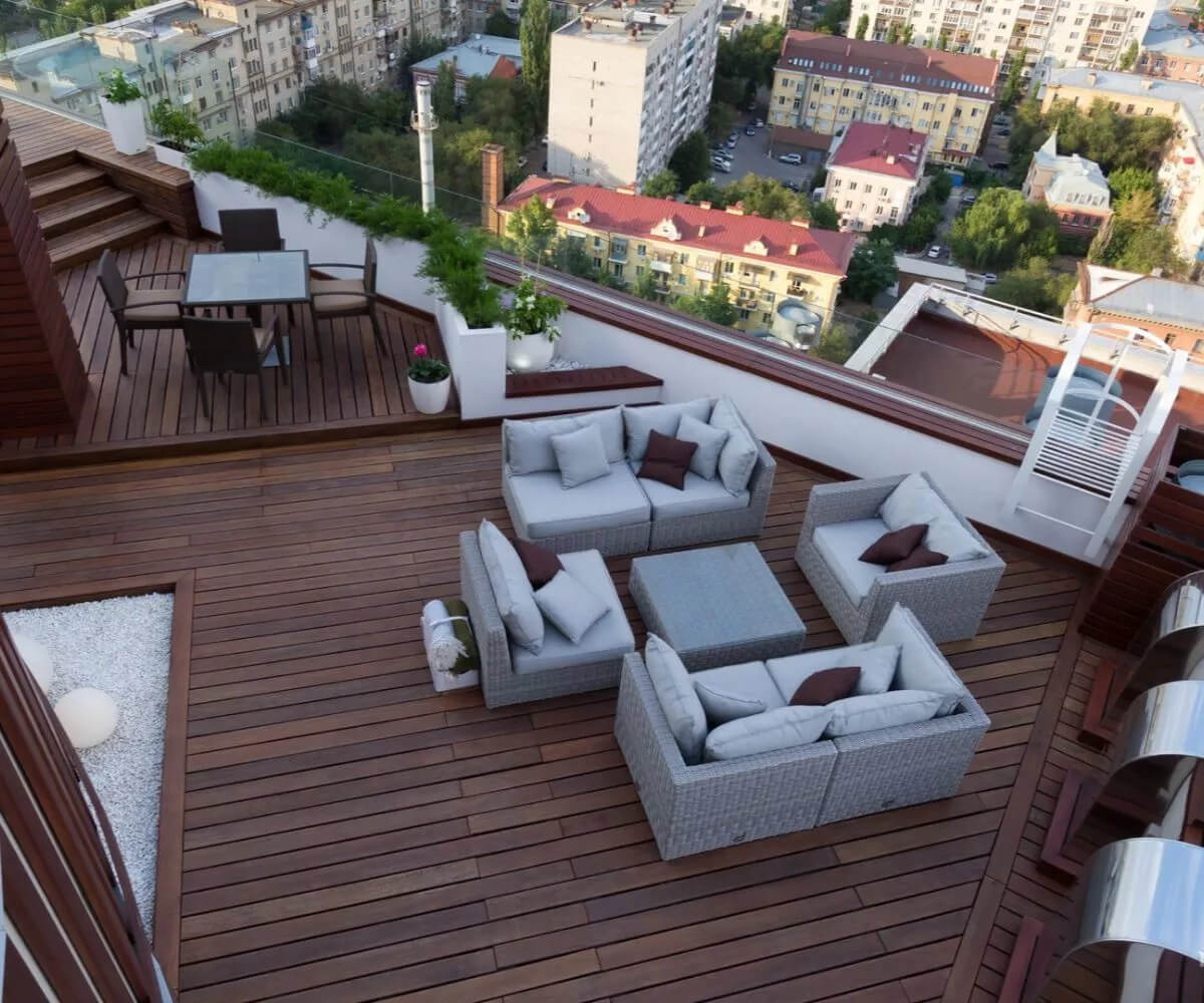 Miejski Taras Widok z tarasu mieszkania na miasto: zalety i wady życia w takiej nieruchomości.