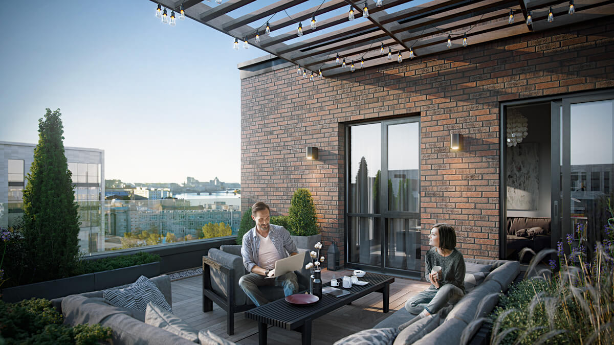 Ogród na tarasie Zielony taras: rośliny i kwiaty tworzą atmosferę ogrodu w mieszkaniu.