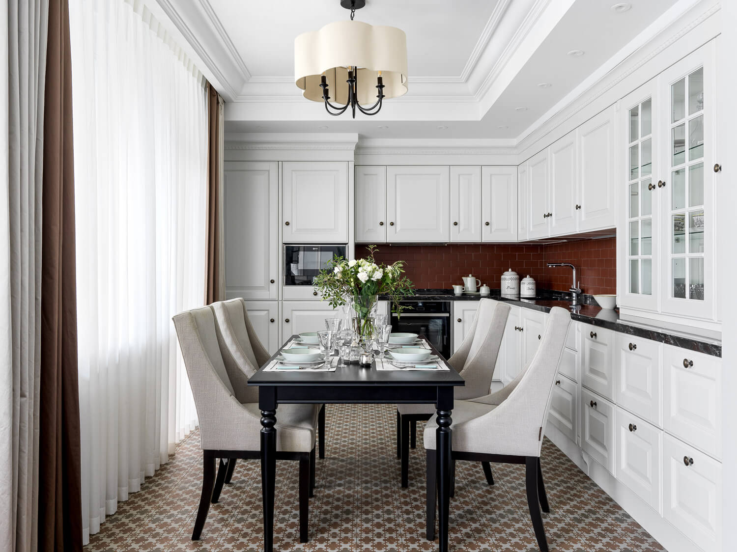 Gabinet produktywność Elegancki szaro-niebieski gabinet: produktywność i komfort do pracy w domu.