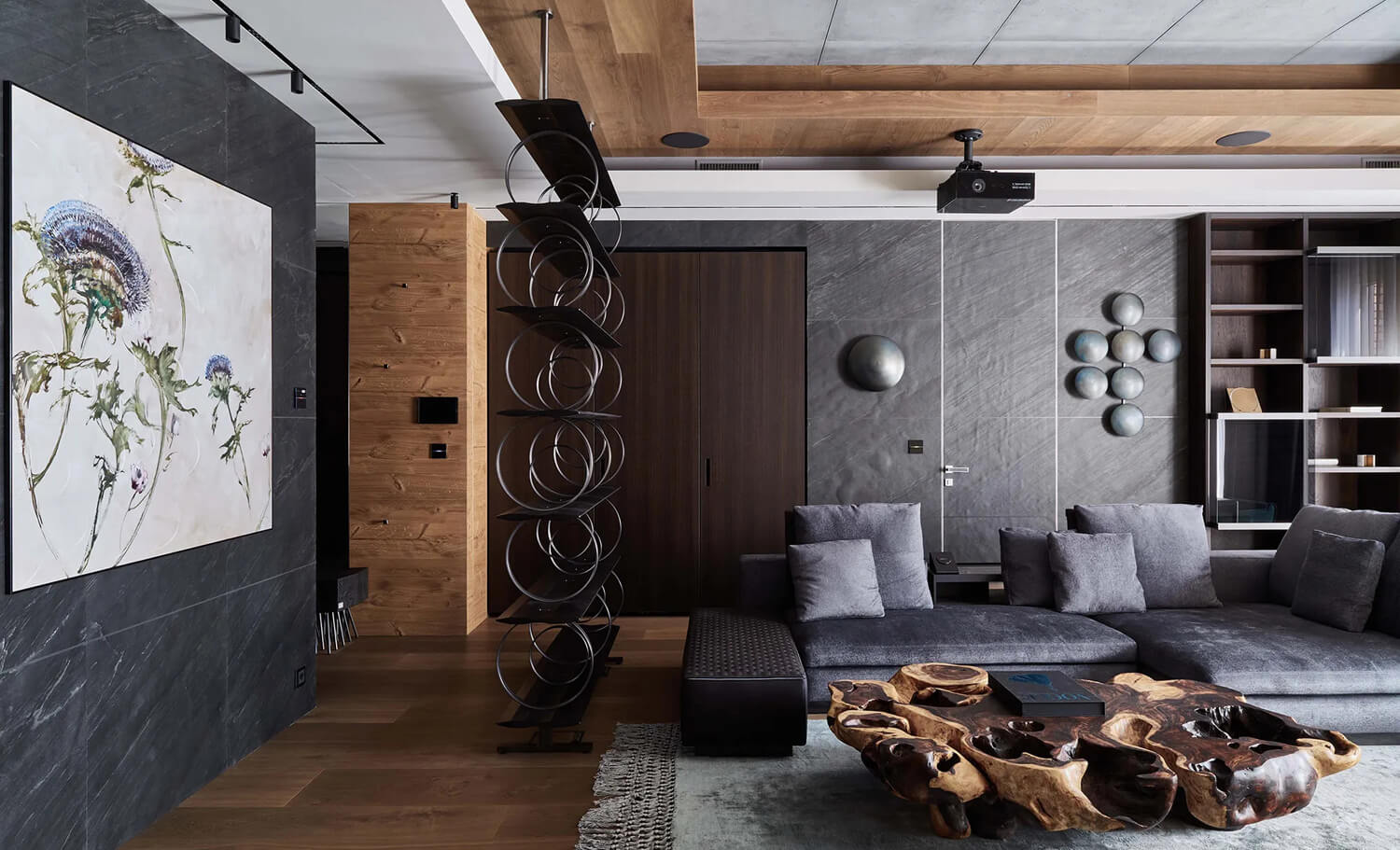 Nowoczesny design dwupokojowego mieszkania: sypialnia z dużym oknem i naturalnym światłem w 2026