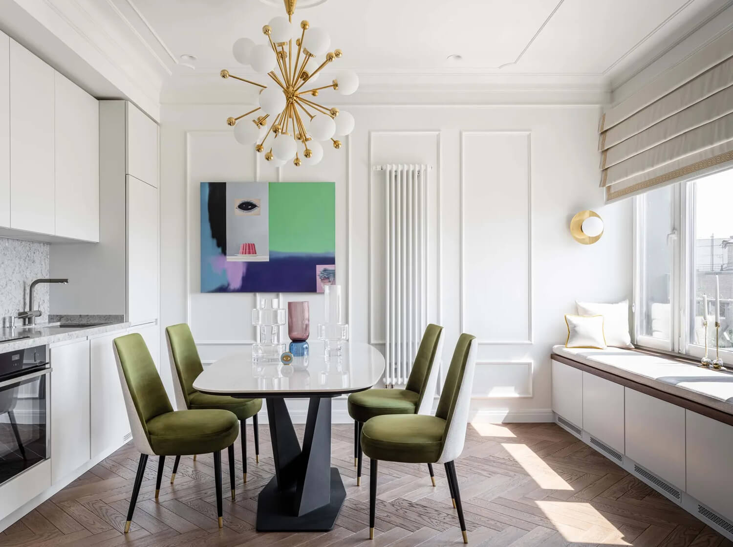 Stylowe wnętrze dwupokojowego mieszkania z nowoczesnymi materiałami i meblami na rok 2026.