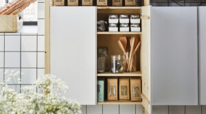 IKEA Ivar 2026: 8 trików na metamorfozę Twojej komody!