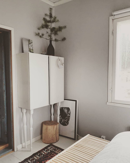 Ivar: przed i po Komoda IKEA Ivar przed i po przeróbce: stylowe meble DIY do sypialni.