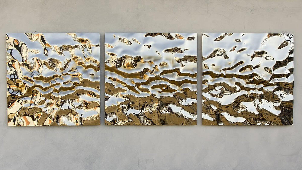 Metaliczny Zagłówek Sypialni Elegancka sypialnia z zagłówkiem łóżka dekorowanym ciekłym metalem, nowoczesny design 2026.