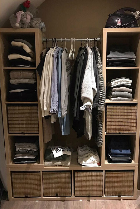 Regały BILLY z IKEA jako element systemu przechowywania i dekoracji pokoju