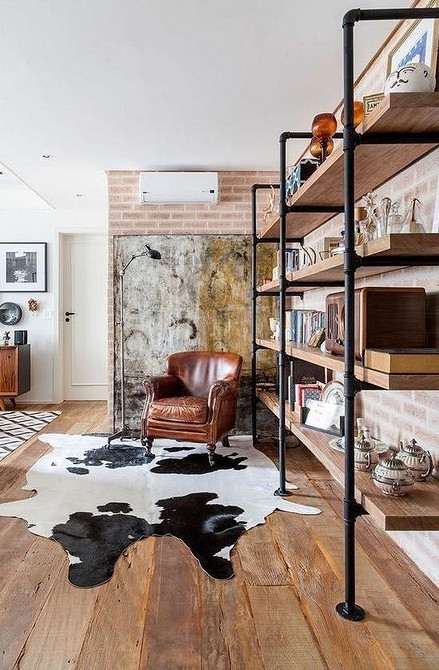 Nietypowy stół z rur hydraulicznych idealny do wnętrza w stylu loft