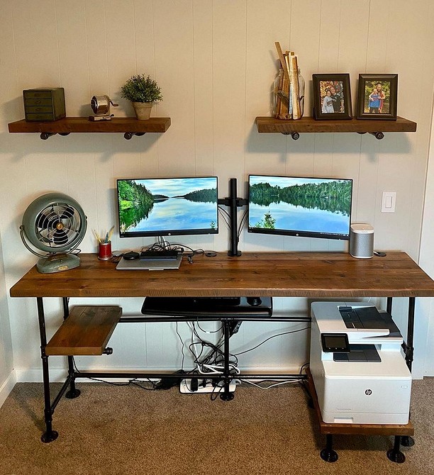 Półka z rur hydraulicznych DIY – stylowy element dekoracyjny do domu.