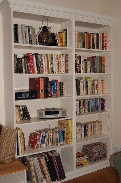 Pomysł na dom: Przeróbka regału Billy IKEA w unikatowy element wystroju.