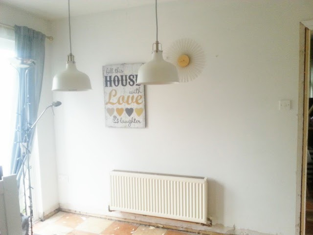 Billy IKEA hack: kącik czytelniczy w małym mieszkaniu DIY 2026 z gips-karton.