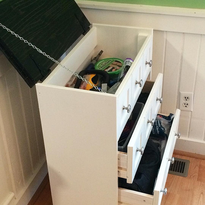 Komoda - dzieło sztuki Komoda DIY jako unikatowy element dekoracyjny. Przerobiony mebel.