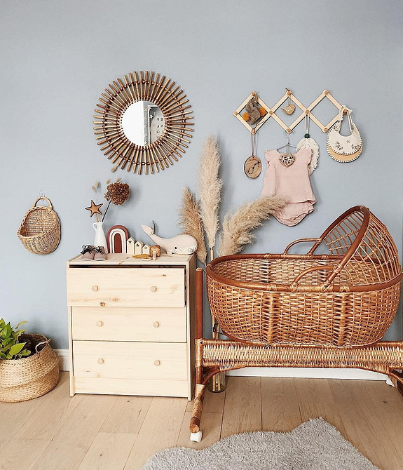 Komoda: organizacja przestrzeni Kreatywne sposoby na wykorzystanie komody: organizacja przestrzeni w pokoju.