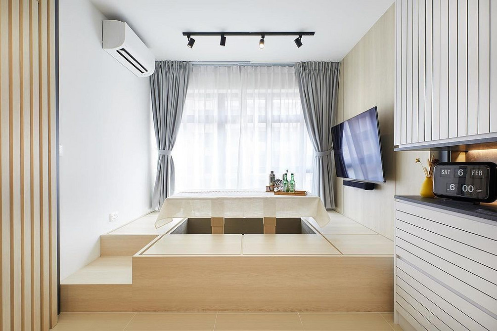 Składany stół do kawalerki Stół transformator, który łatwo złożyć i schować – idealny do małej kawalerki.