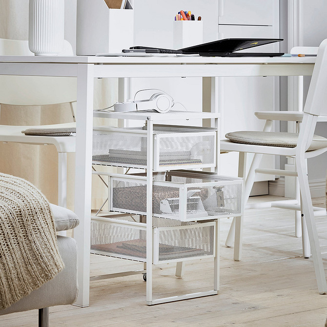 IKEA: Komfortowe przechowywanie Elegancki design przedpokoju z meblami IKEA: komfortowe i stylowe przechowywanie