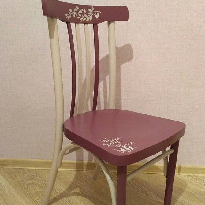 Przygotowanie krzesła do malowania: renowacja krzeseł DIY krok po kroku