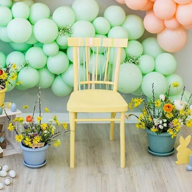 Tapicerowanie krzesła nowoczesną tkaniną: przykład udanej renowacji krzesła w 2026 roku.