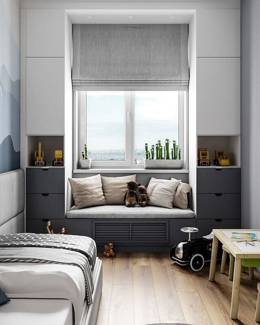 Sofa DIY Meble zrób to sam: sofa na parapecie stworzona z pasją i indywidualnym charakterem.