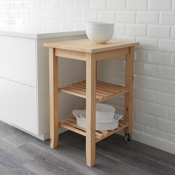 Unikalne wnętrza IKEA Łatwość rearanżacji dzięki mobilnym meblom IKEA, tworząc unikalny wystrój wnętrza.