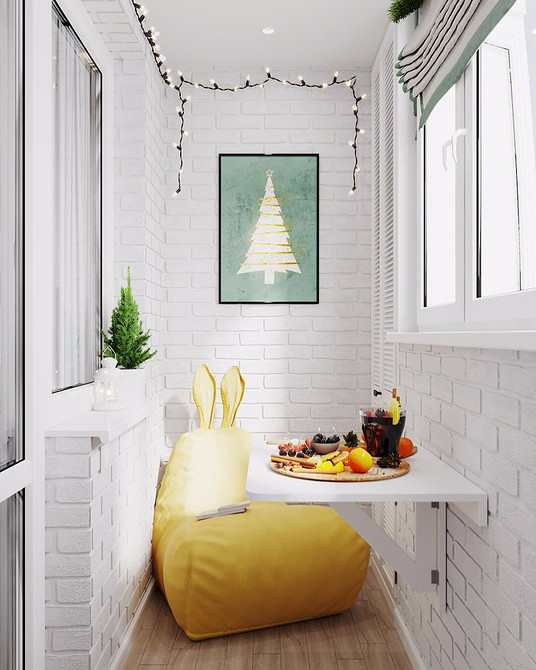 Kolorowe meble bez ramy Meble bez stelaża w różnych kolorach: sofy i pufy typu worek do domu.