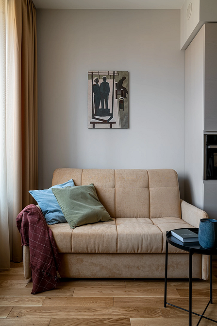 Beżowa sofa w stylu skandynawskim: minimalizm i funkcjonalność w wnętrzu 2026