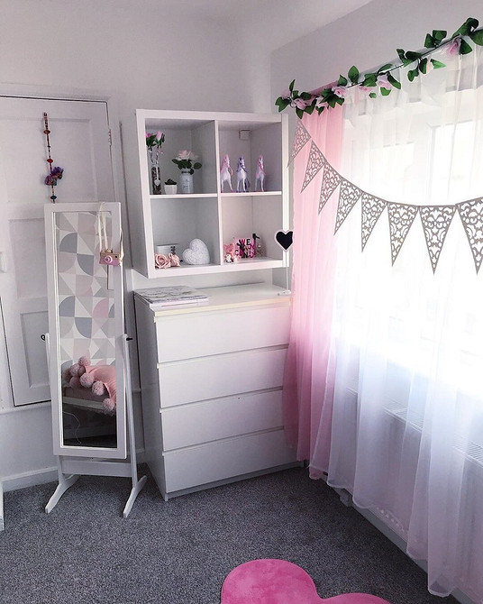 Meble modułowe DIY: Dostosuj meble do małego mieszkania, optymalizując przestrzeń.