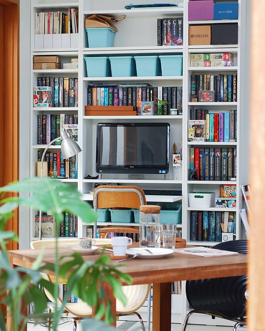 Budżetowa aranżacja wnętrz: Przerób meble DIY i stwórz stylowy dom tanim kosztem.