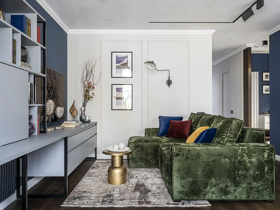 Lniana sofa skandynawska Przytulna sofa z naturalną, lnianą tkaniną obiciową w stylu skandynawskim.