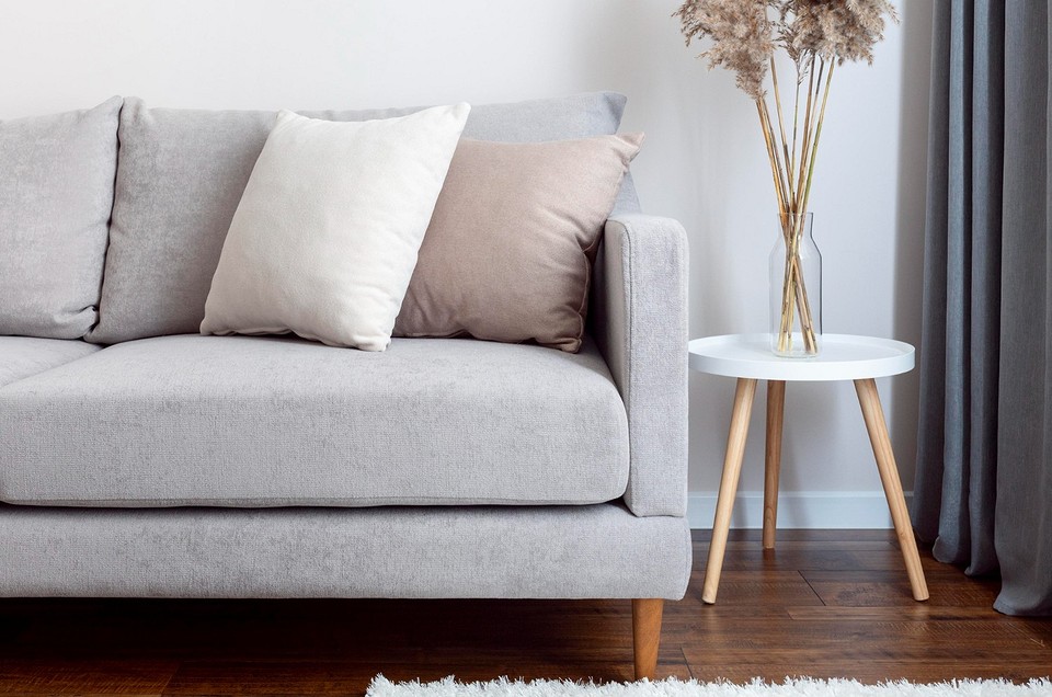 Kanapa w stylu loft Nowoczesna kanapa w stylu loft, idealna do małych mieszkań, podkreśla komfort i styl.