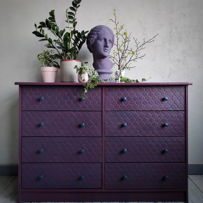 Przemiana starej szafy Stara szafa po renowacji, inspiracja do aranżacji wnętrz meblami vintage i recyklingu.