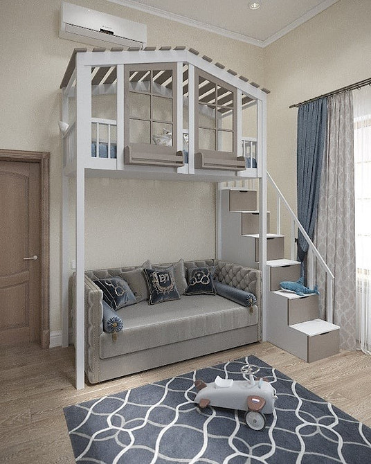 Skandynawska antresola Mały pokój z łóżkiem na antresoli i jasną sofą w stylu skandynawskim