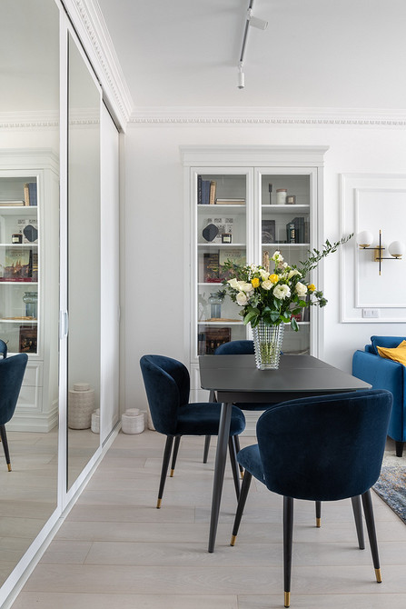 Masywne uchwyty – OUT! Szafa z masywnymi uchwytami – antytrend w designie 2026. Zobacz!