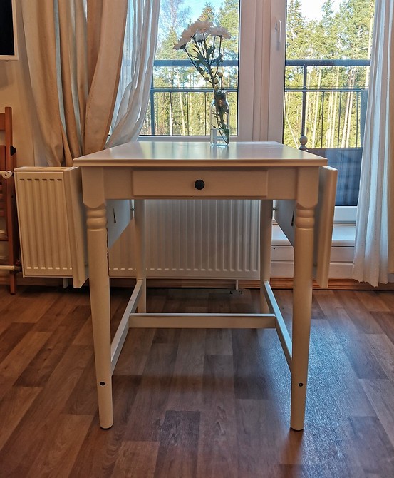 Antyk z twistem Renowacja antycznego stołu: jak zachować autentyczność i dodać nowoczesny akcent.