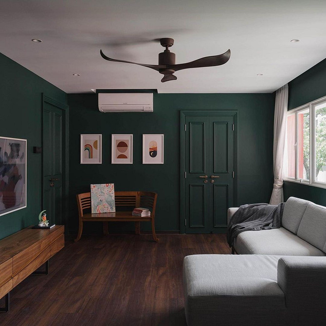 Sofa jako centrum aranżacji. Design wnętrza z wyrazistą sofą jako kluczowym elementem aranżacyjnym.