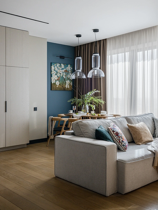 Wygoda i estetyka Optymalizacja przestrzeni: rozstawienie mebli w kuchni z salonem dla wygody i estetyki.