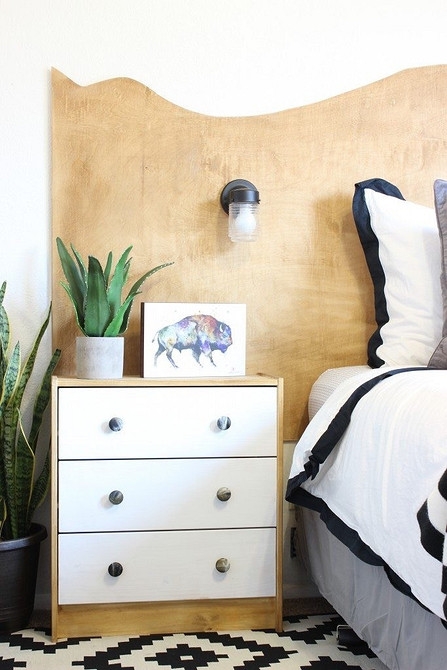 Miękki zagłówek DIY Miękka tapicerowana panele zagłówka z tkaniny, idealne do stworzenia przytulnej sypialni w stylu boho.