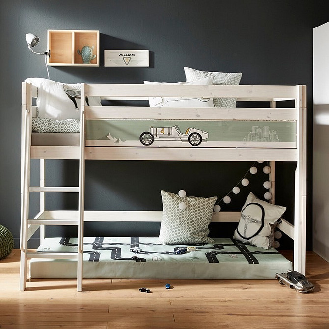 Drewniane łóżko antresola DIY: Szczegółowy plan krok po kroku budowy dla pokoju dziecka.