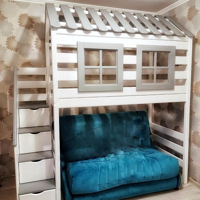 Kompaktowa antresola Kompaktowe łóżko na antresoli: idealne rozwiązanie dla kawalerki w 2026 roku.