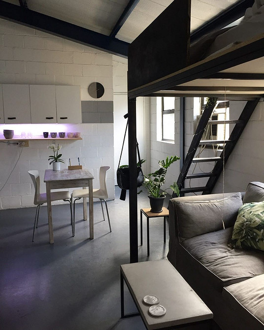 Plan montażu łóżka Plan budowy łóżka na antresoli: narzędzia, materiały i etapy montażu. Oszczędność przestrzeni.