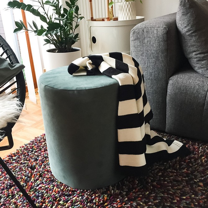 Jak zrobić puf DIY z recyklingu z kartonów krok po kroku.