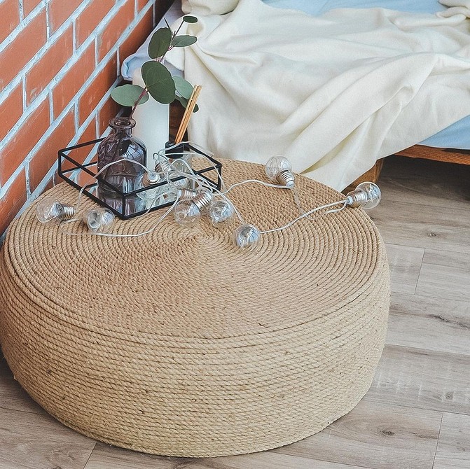 Oryginalna pufa DIY: kreatywne rozwiązania dla Twojego wnętrza w 2026 roku