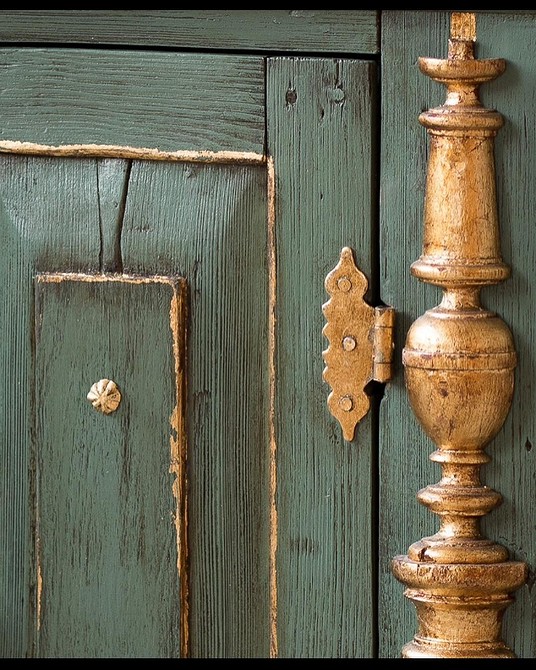 Patyna DIY w domu Patynowanie drewna w domu: DIY na meble w stylu rustykalnym