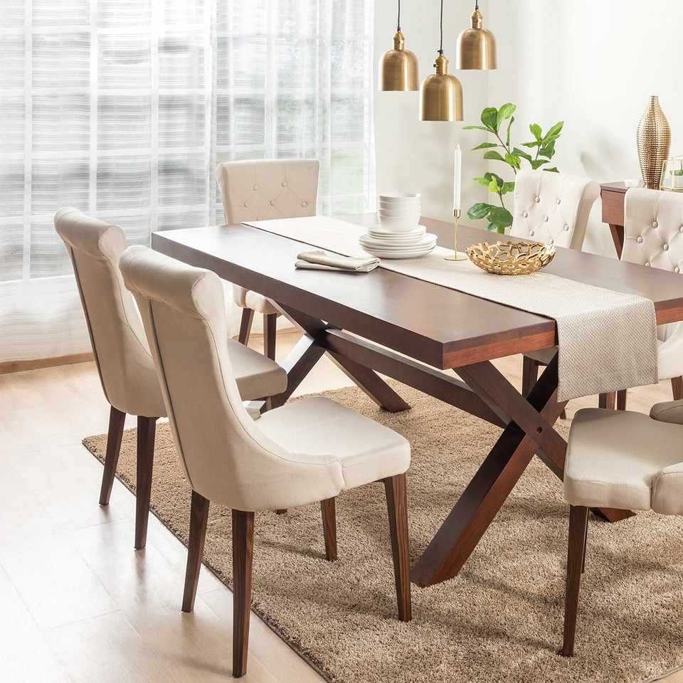 Różne modele stołów DIY z desek, idealne do ogrodu lub na taras.